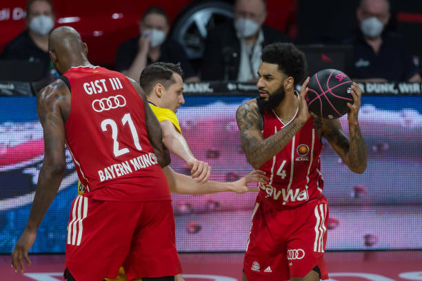 的战术配合 的战术配合