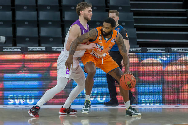 利用了合同 利用了合同