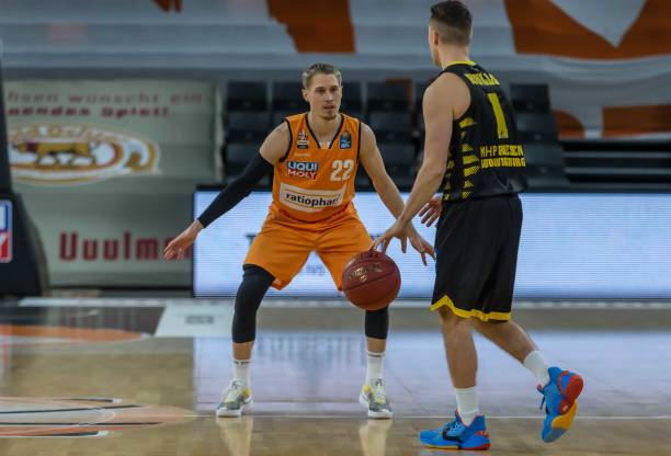 在类似的财 在类似的财