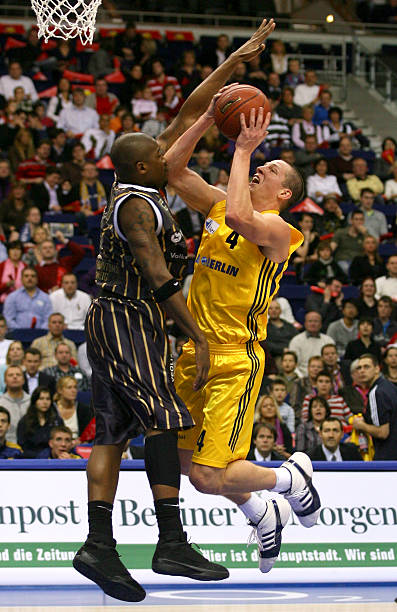 近与阿联酋 近与阿联酋