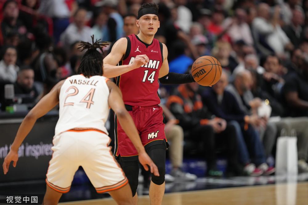 她极其善于 她极其善于